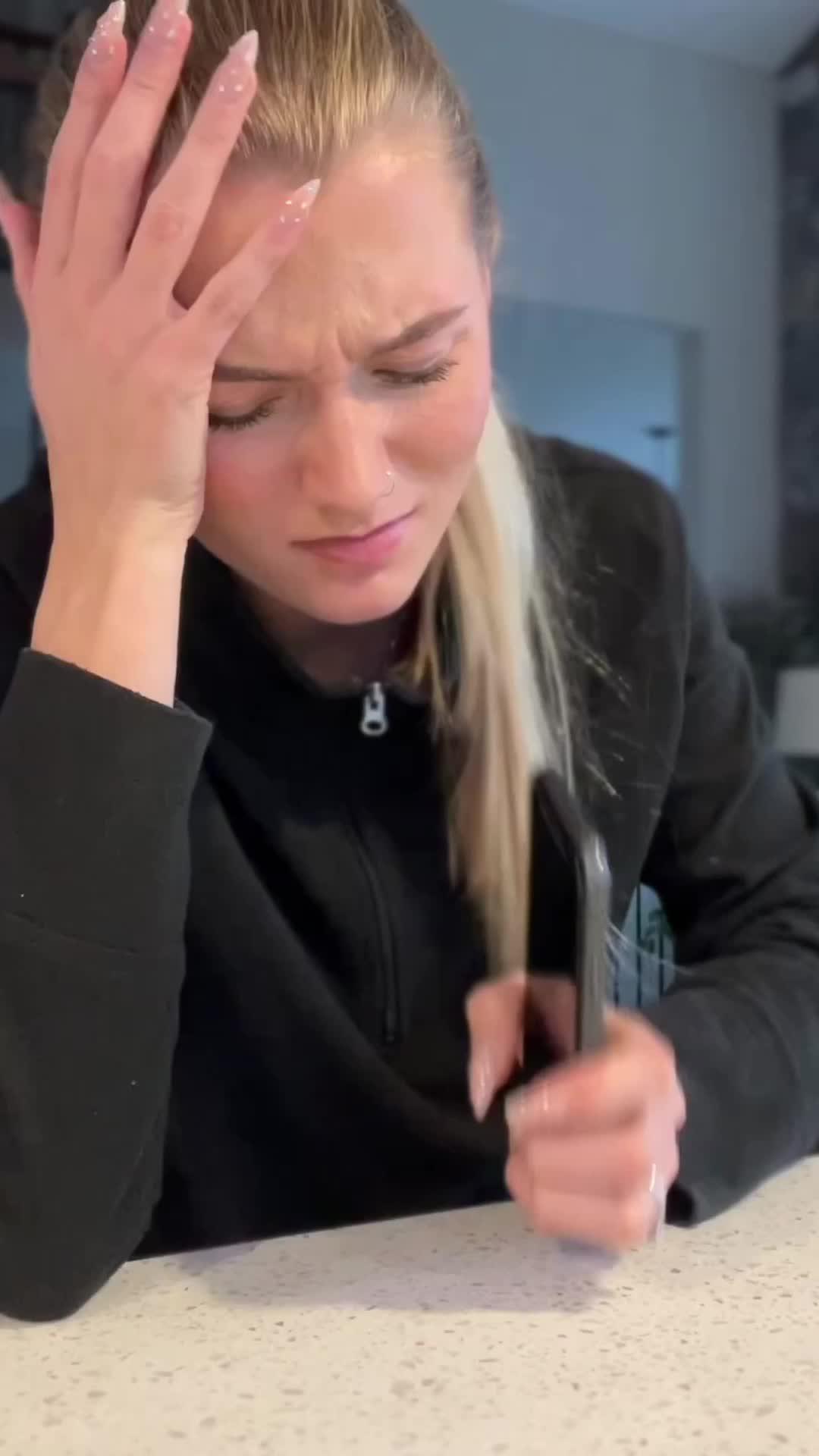 Free up iPhone storage in seconds with Ai Cleaner!