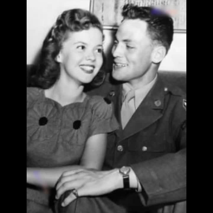 Unblur any photo or video with Pixu's powerful AI camera!