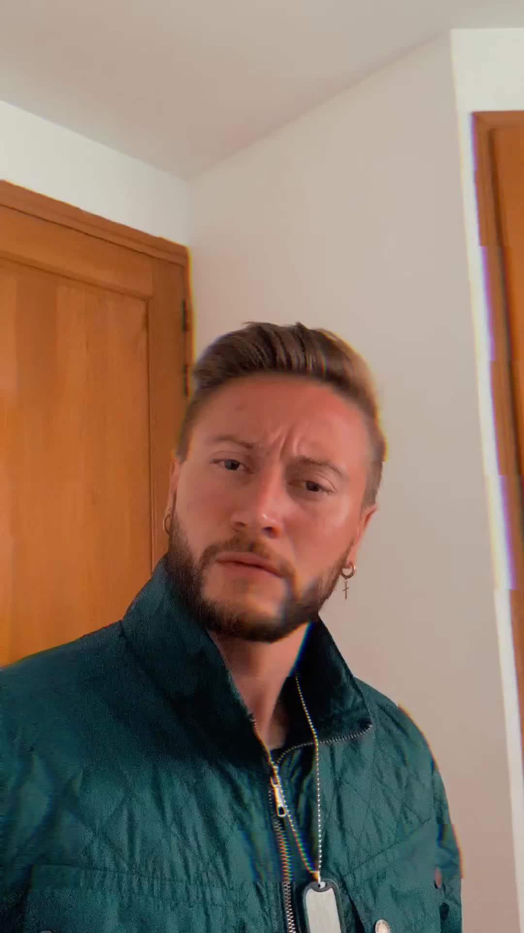 Discover your celeb twin with our app! #LookALikeChallenge #CelebrityTwin