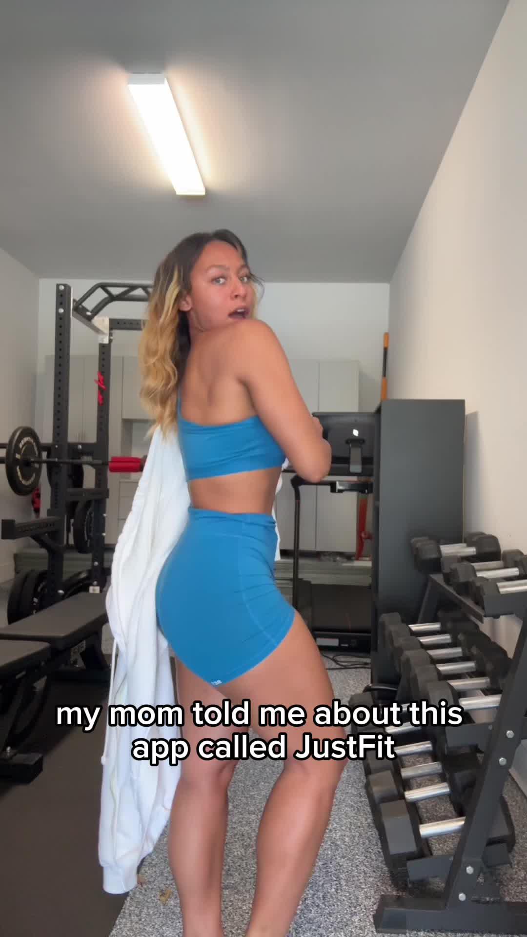 Lazy girl workout! Workout at home at any time, with zero equipment.