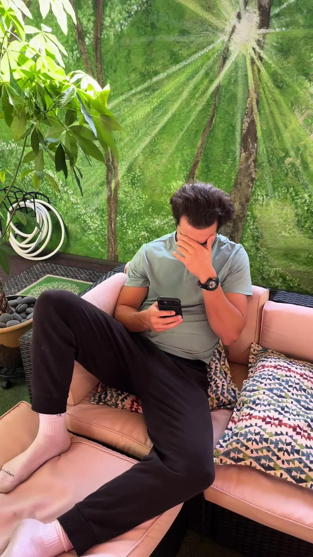 See who knows you the best, and explore your friendship via SEQUEL feature on Fr.