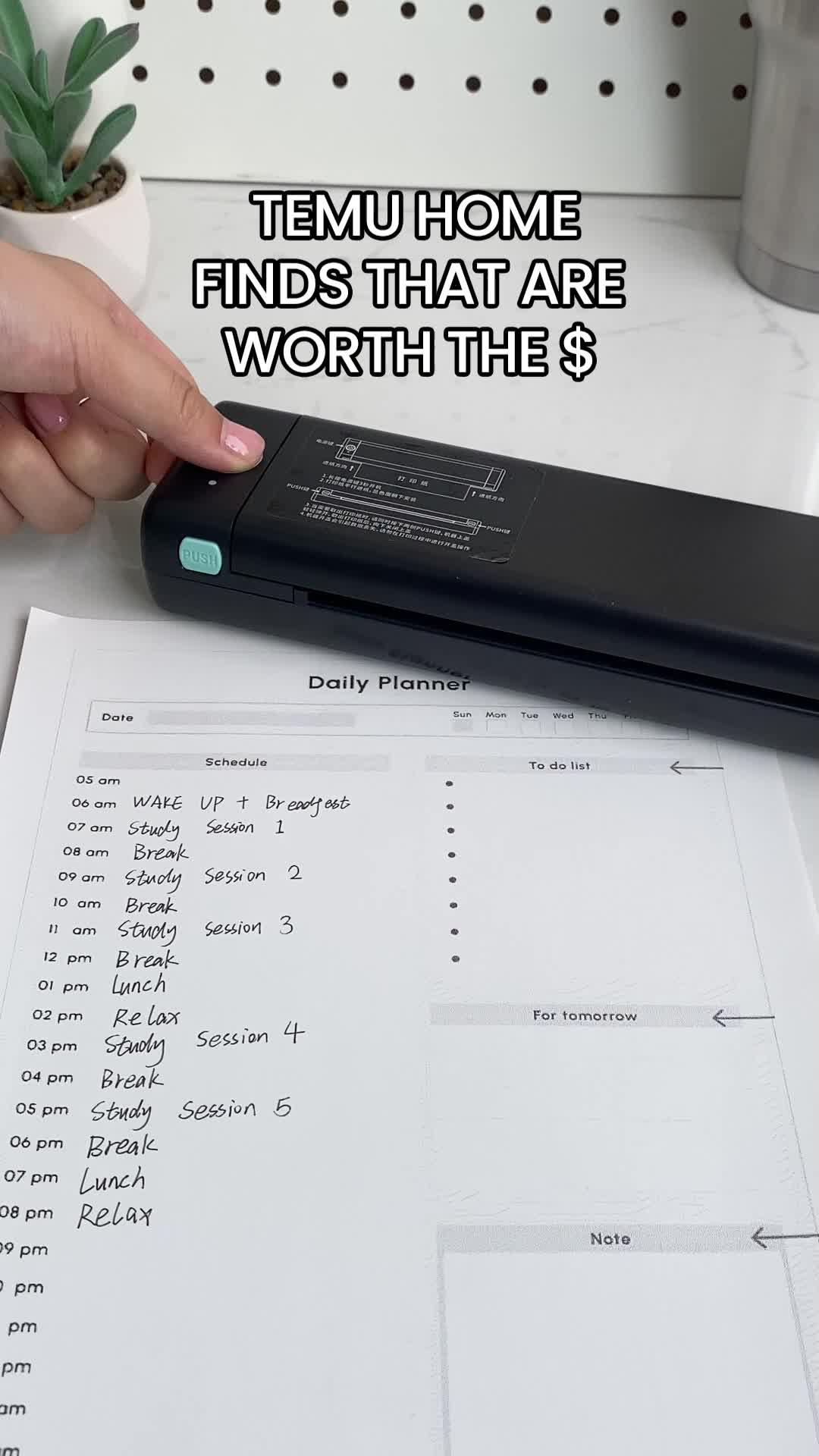 Really like using this printer when am on the go! #thermalprinter #portableprinter #printing #travelfinds #officefinds