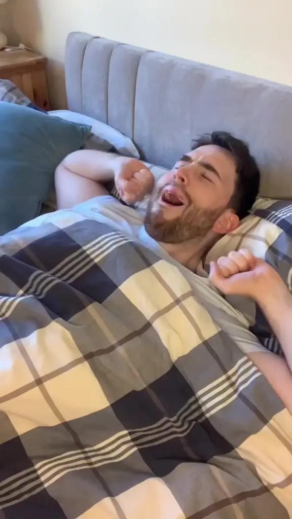 Fed up of feeling sleepy? Switch to Sleepwave and feel the difference in your wake up and energy throughout the day! ✨  #fyp #sleep #morning #alarm #bed 