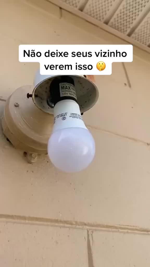 Câmera Lâmpada 360 Graus Com Movimento Segurança Ptz +bocal