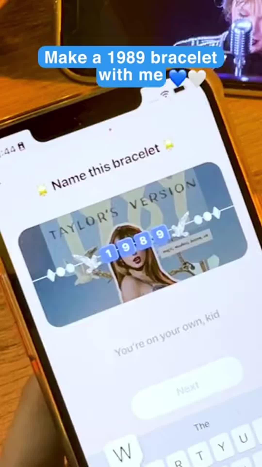 Create your virtual friendship bracelets and trade <3