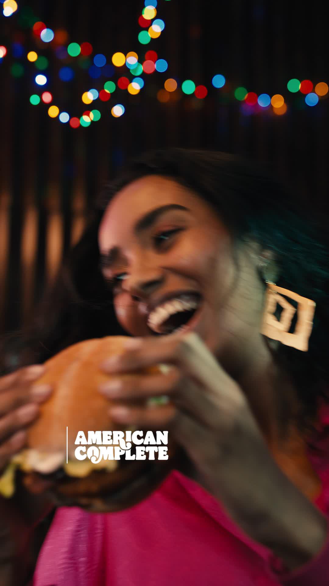 Il panino con le patate dentro è tornato da Burger King. Scarica l'app e provalo subito.