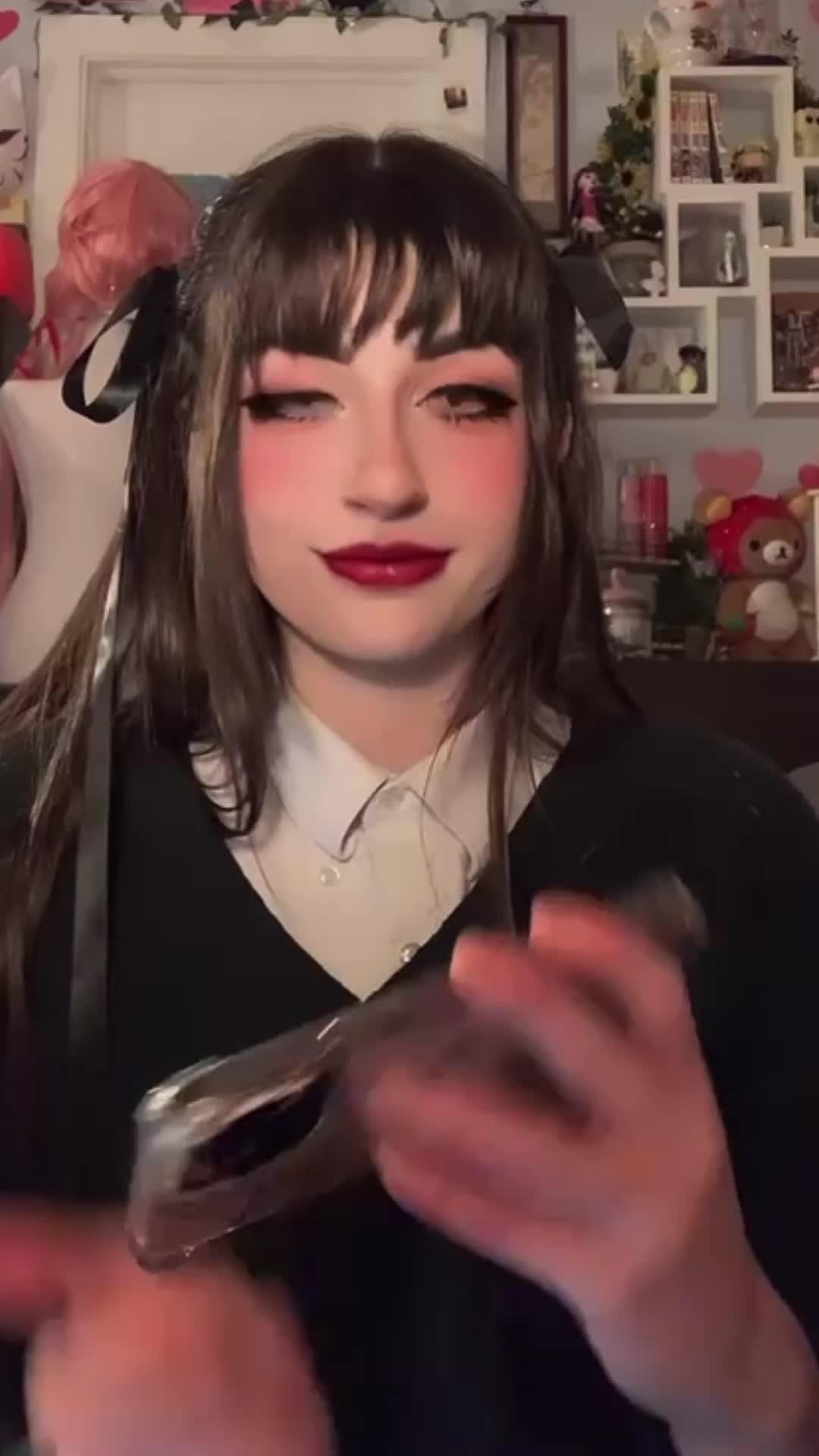 Guys i got my first app collarboation and i actually love this app sm. I bought the cat snake skin and it is super cute :). You guys should check @snakeiogame out :)