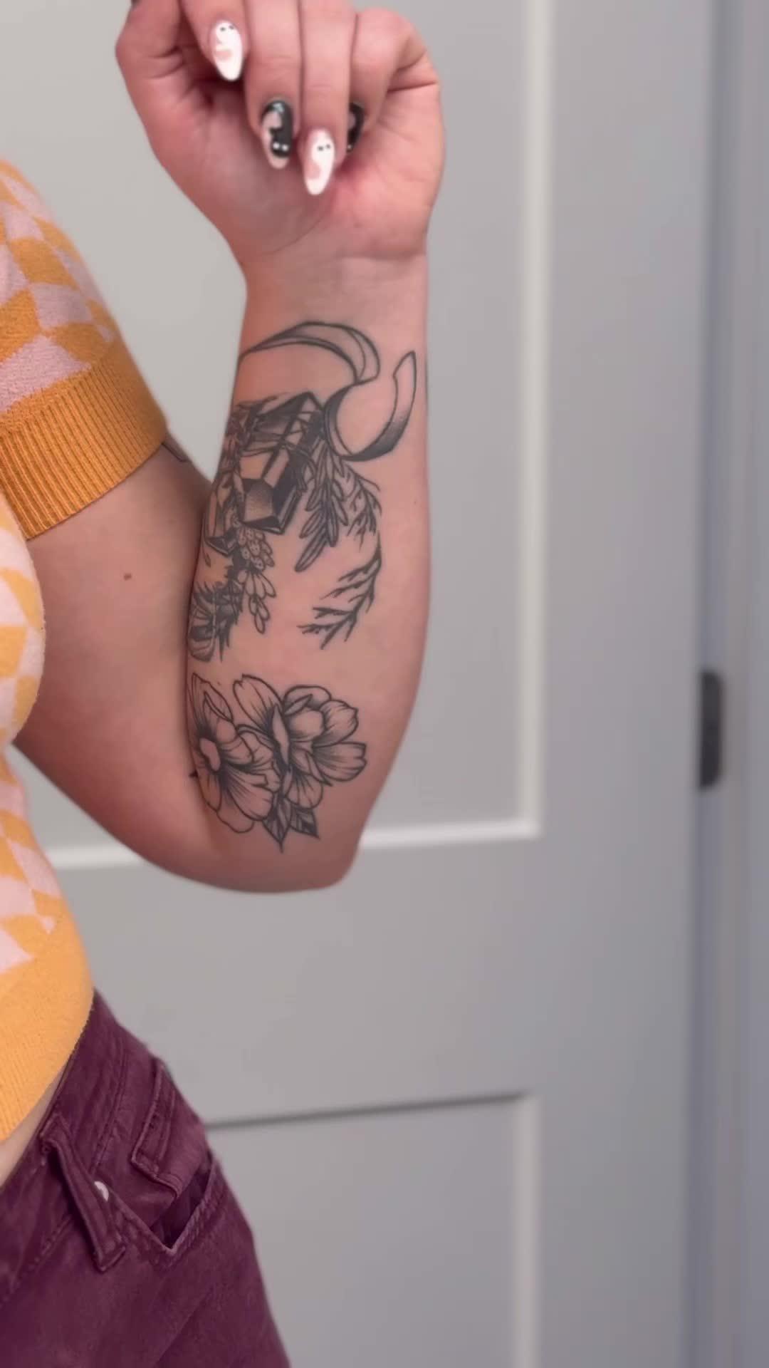 Design unique tattoos with AI