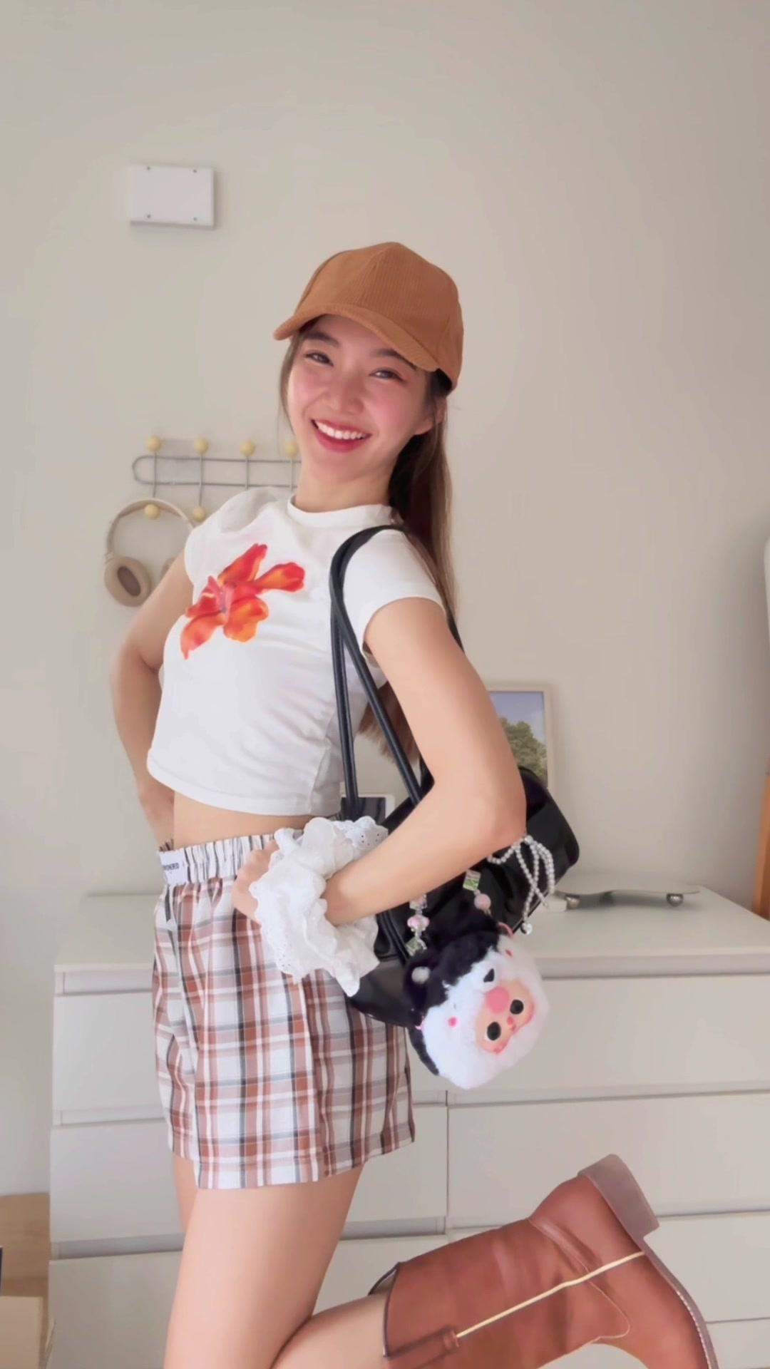 OOTDแต่งตัวไปคาเฟ่กัน🍊  #แอปส้ม #รีวิวแฟชั่นแอปส้ม #คลาสแฟชั่น #outfitideas #วิดีโอสั้นแอปส้ม