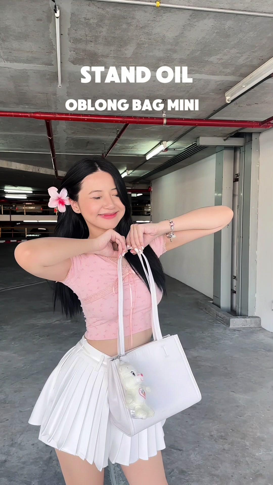 รู้ละทำไมพี่สาวเกาหลีถึงชอบแบรนด์นี้🤏🏻 ซื้อมาจากในแอปส้มนะคะ ยืนยันนอนยันได้ของแท้แน่!! #แอปส้ม #พิกัดแอปส้ม #ช้อปเลยไม่ตกเทรนด์ #กระเป๋าสะพายข้าง #standoil #กระเป๋าแฟชั่น #แฟชั่นผู้หญิง