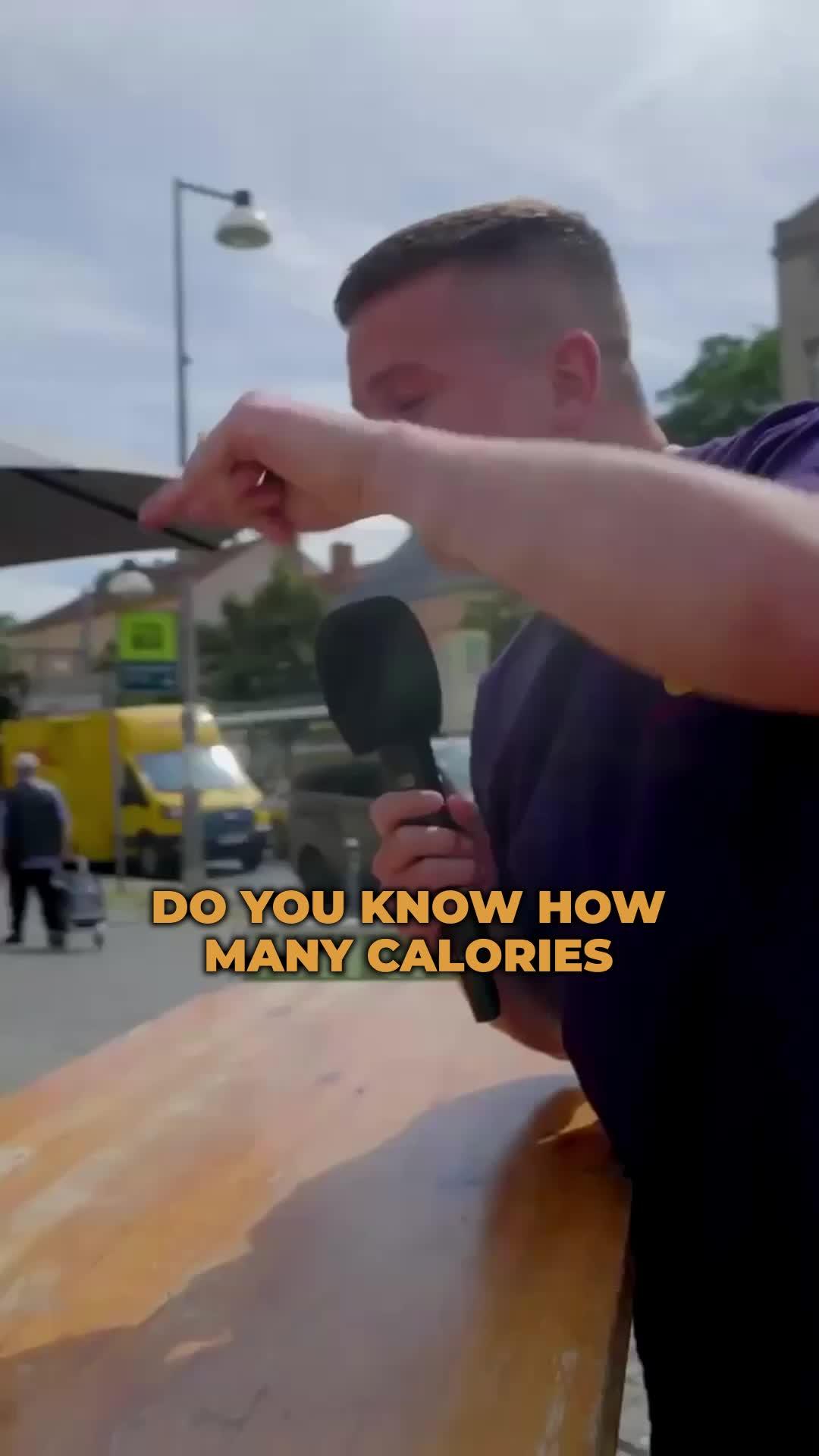 Calorie and macros tracking can be simple. Try the AI foodscnner, it's an ultimate game-changer