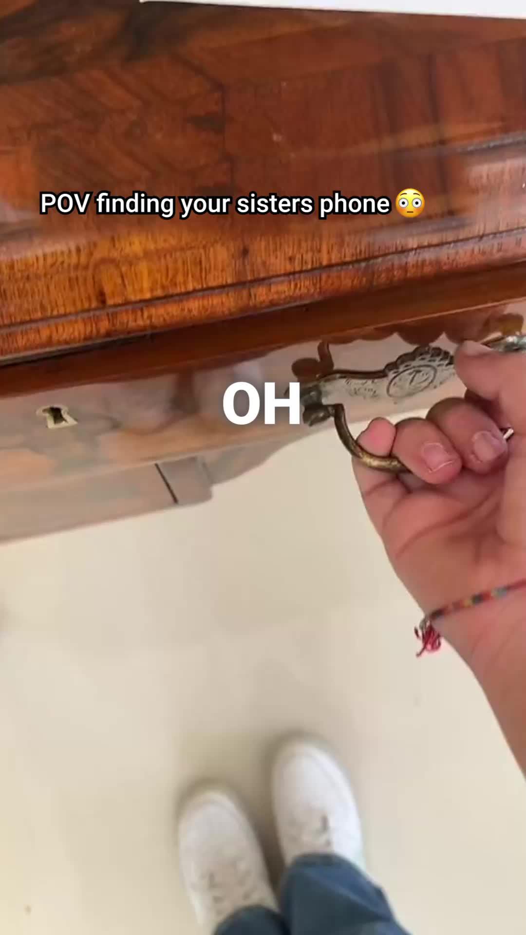 Set exclusive  keyboard& themes for your Phone