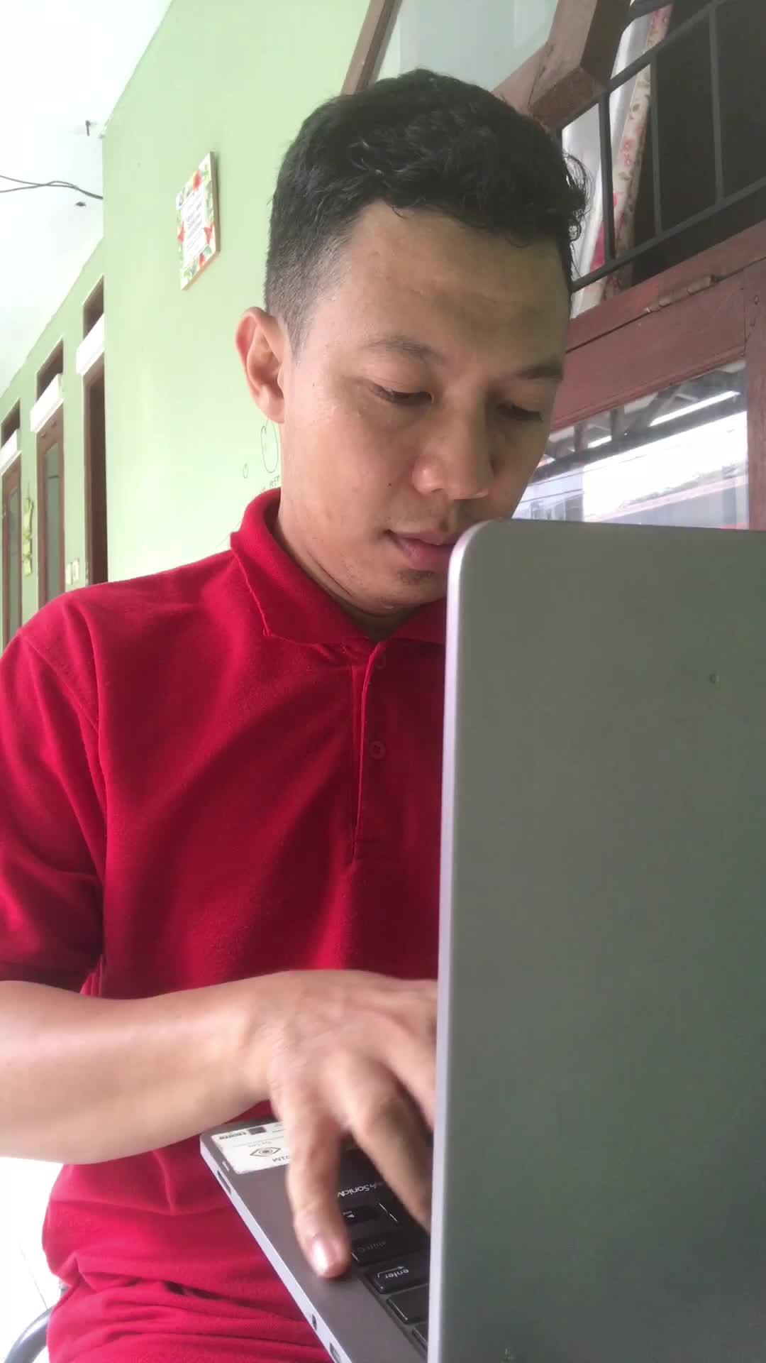 Berjuang dengan menulis? Cobalah secara GRATIS!