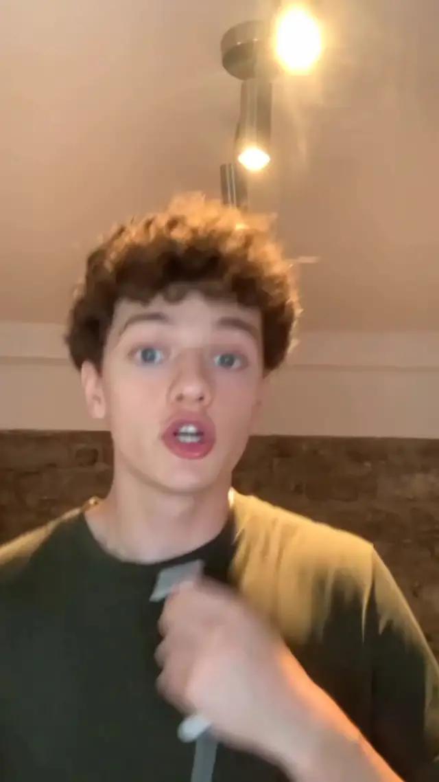 Collect virtual shoes in Aglet!