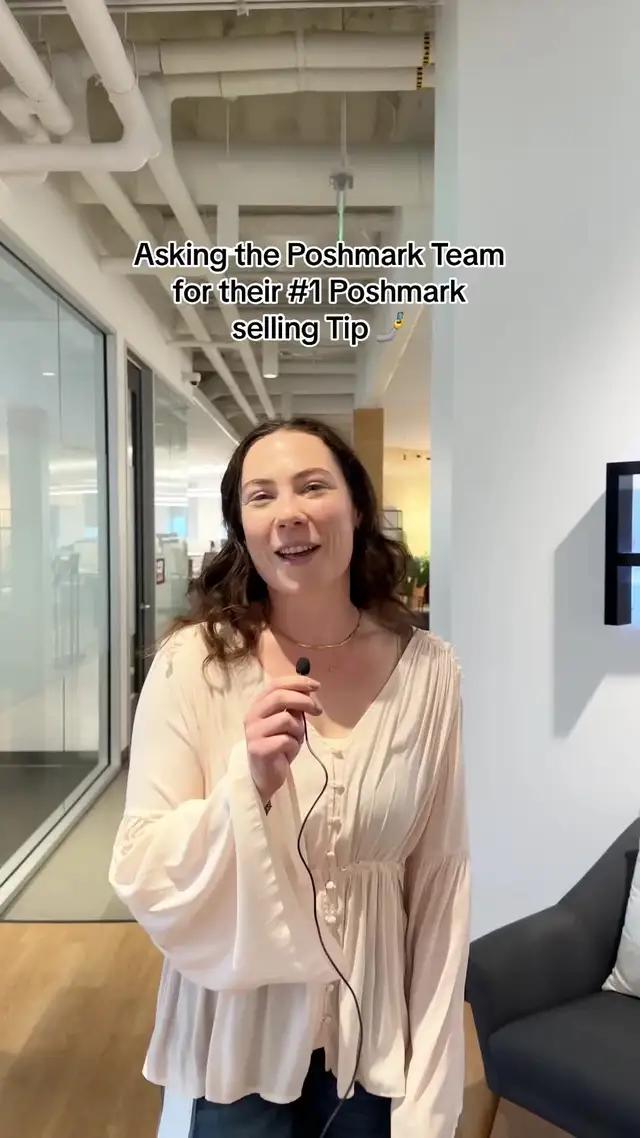 Join us for our upcoming webinar, Intro to Selling, where we’ll walk you through the basics of listing to ensure you have a successful start to your Poshmark journey. 📲 Head over to our link in bio to register. 