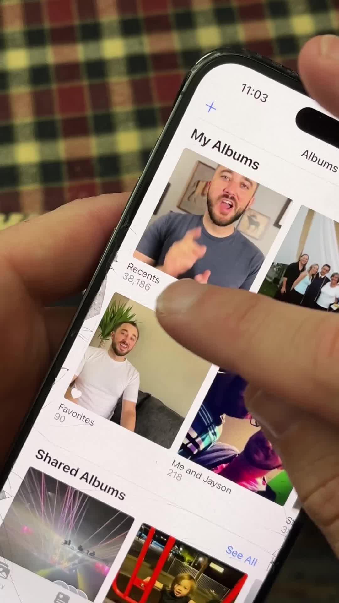 Organize your photos with AI! Ollie will suggest which photos to keep and delete.