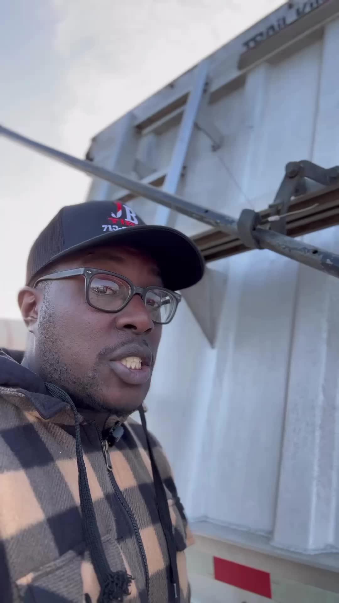 Use the Mudflap app to get instant diesel discounts at 2,500+ truck stops nationwide.