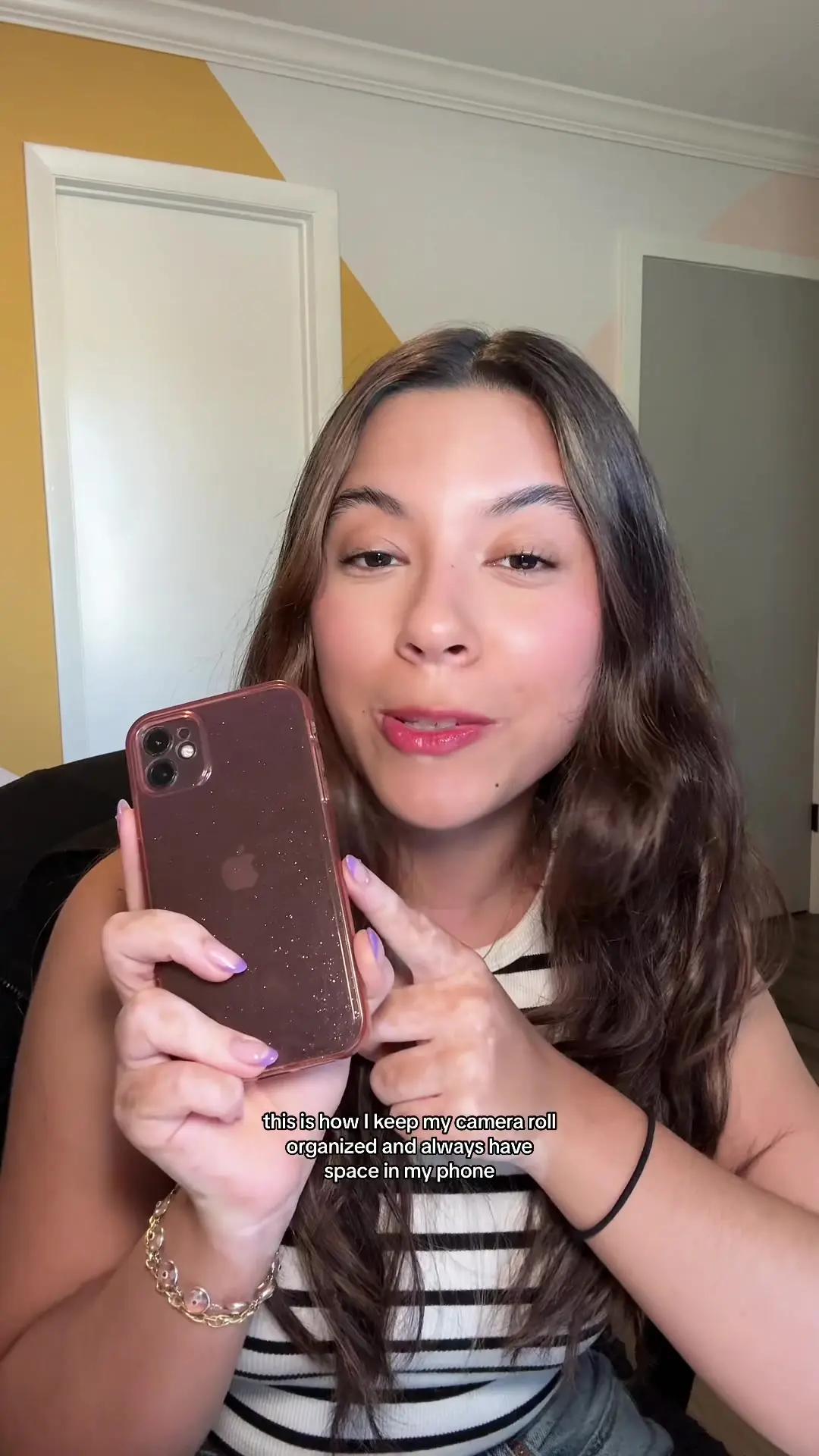 If youre always running out of storage this app is for you📱#swipewipe #techtok #iphonetips #app #tiktokfinds #cameraroll #tiktoktips 