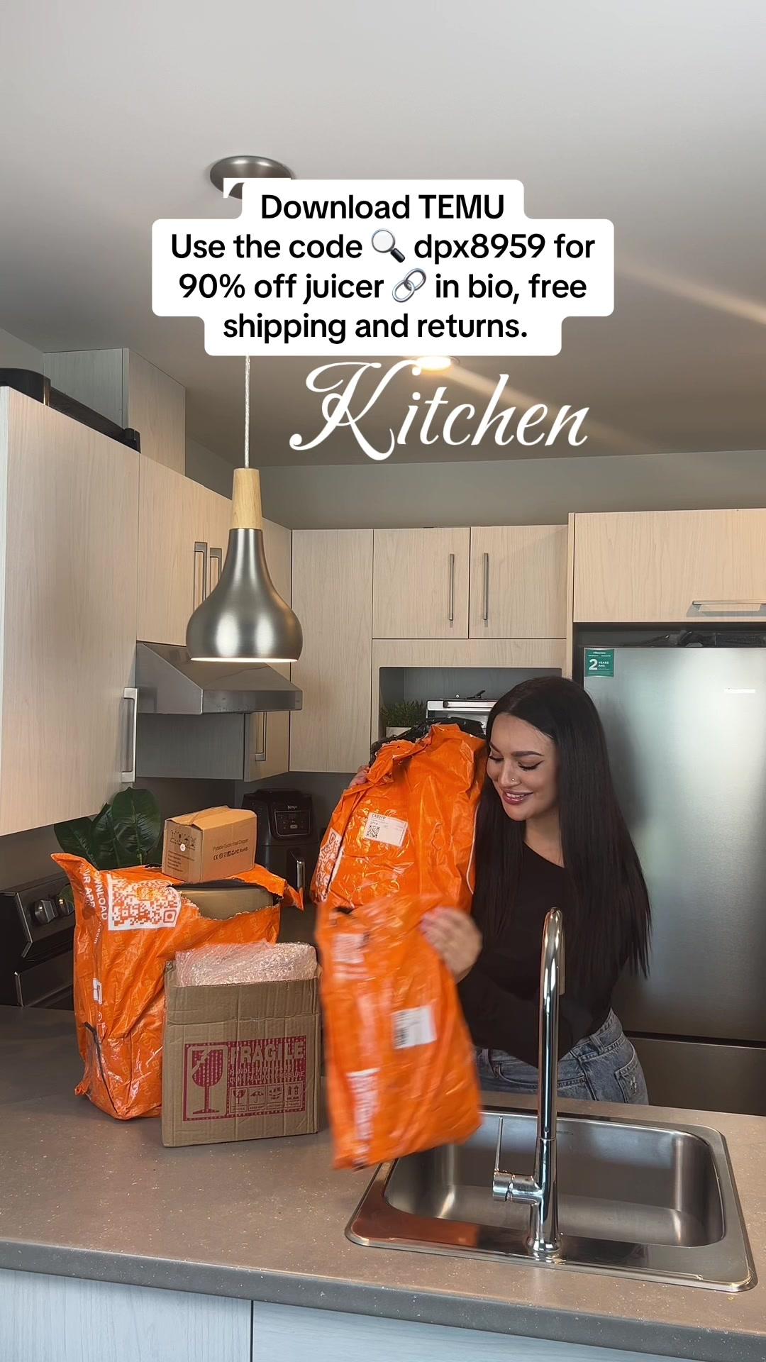 Use the code🔍 dpx8959 on temu for 90% off juicer 🔗 in bio, shop kow and save big #temu #coupon #savemoney #haul #deals #kitchengadgets #temuhaul