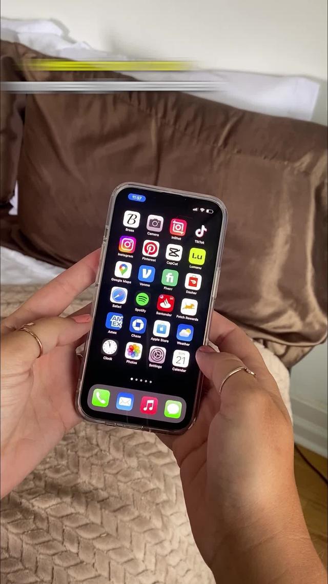 Download Brass to give your home screen a full makeover!