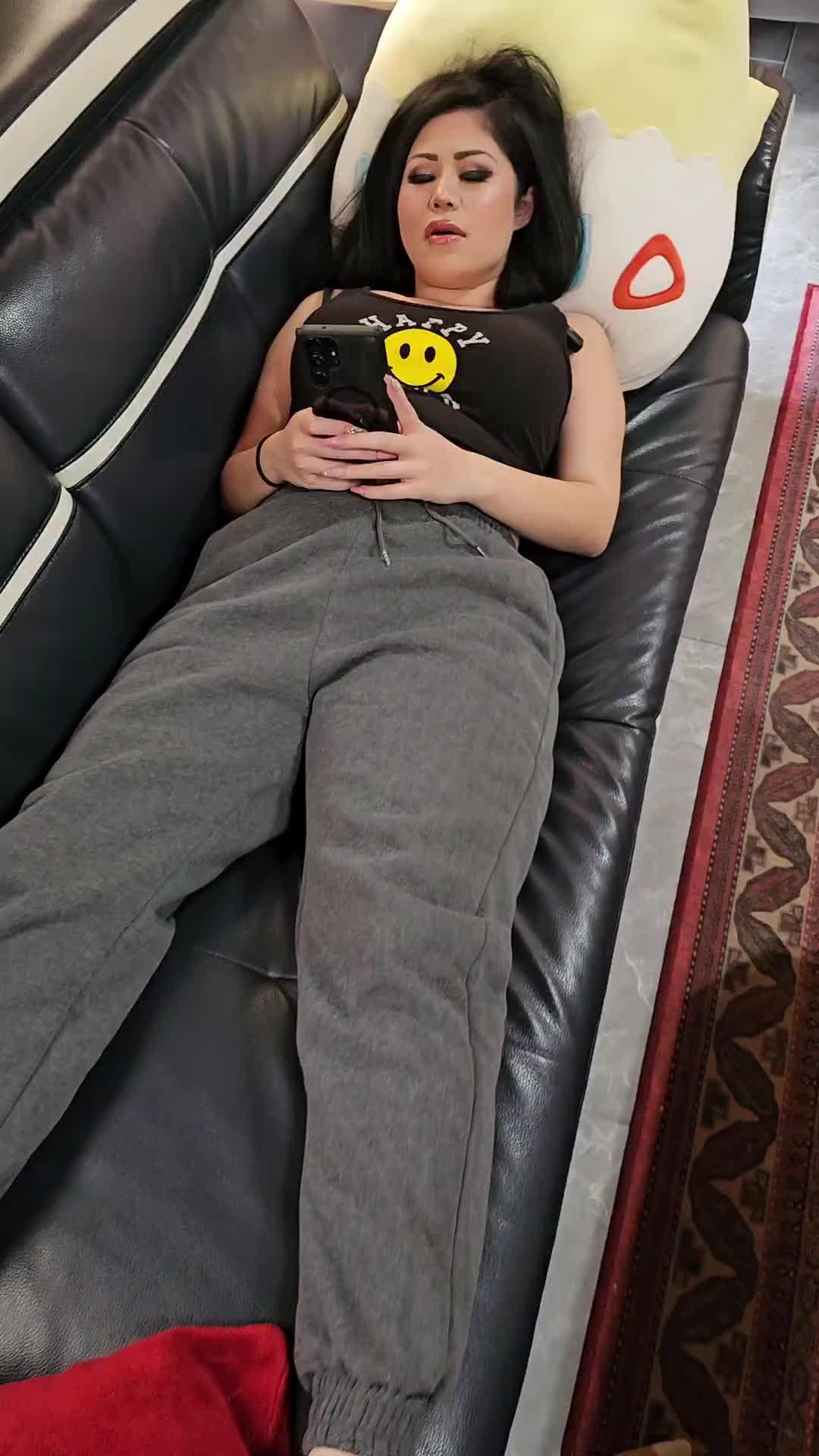 The hottest anti-hero RPG, log in for 4096 draws!