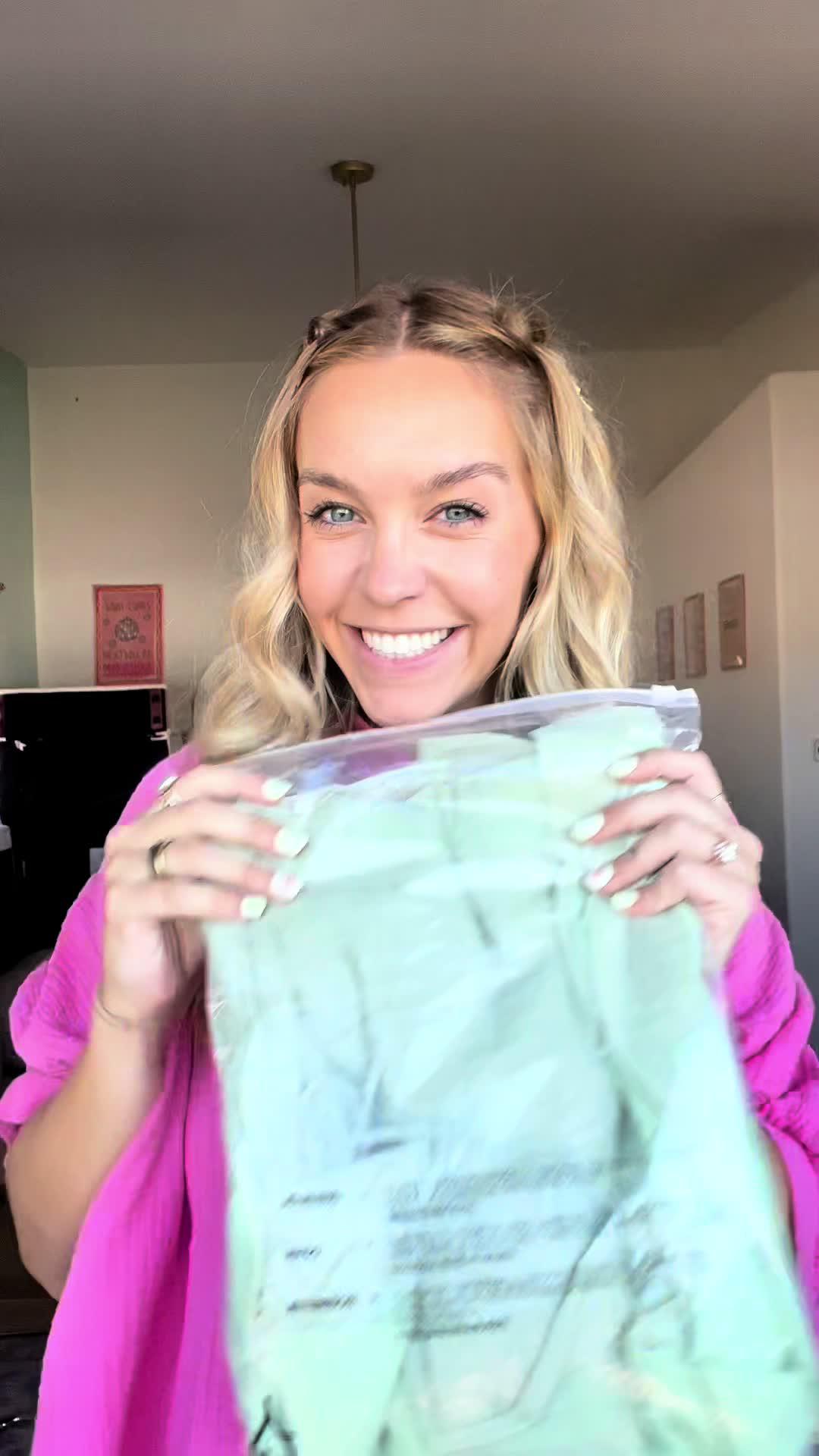 Adorable & affordable! Get 20% off your 1st app order!