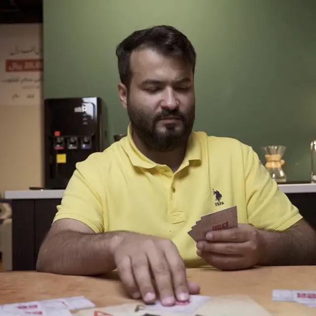 سمعت أنك بارع في لعب البلوت؟