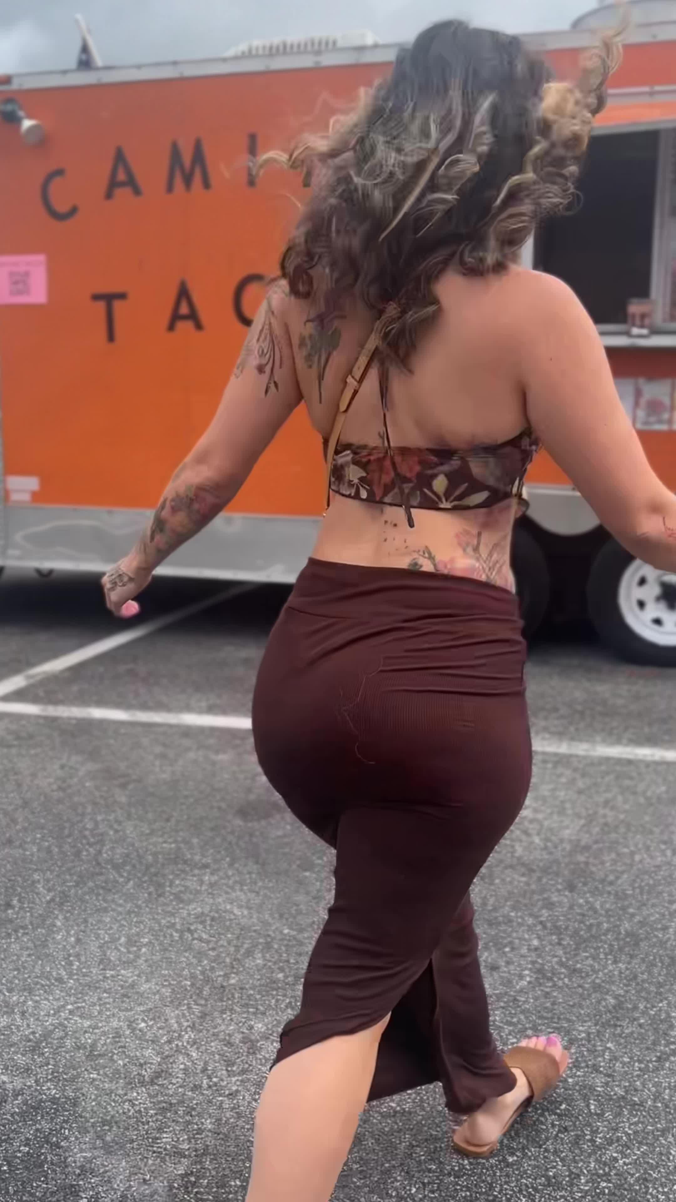 Date with singles on Duet.