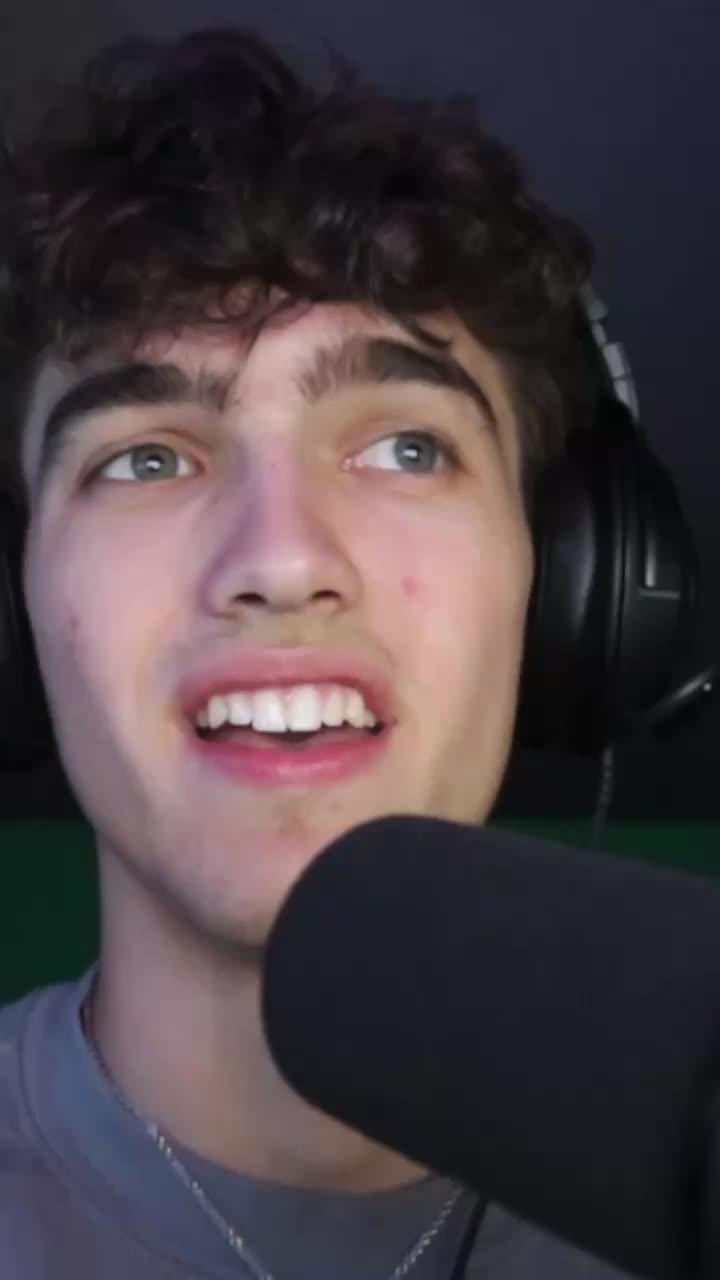 Build your own realistic empire in Rent Please!!