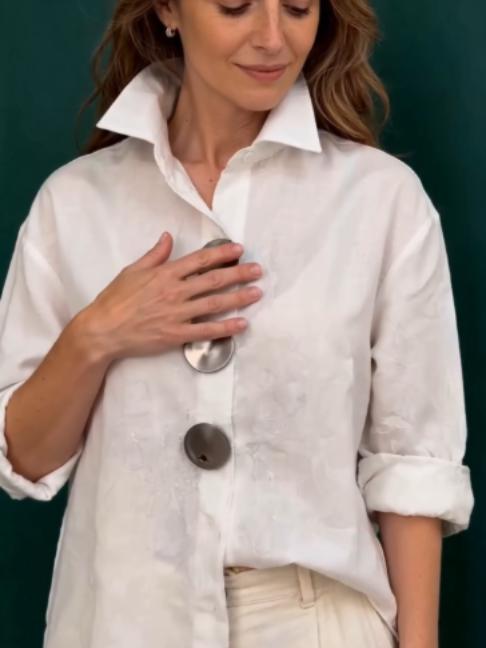 How to stand out this season ✨ Ditch the boring basics. 🙅‍♀️ This colorful button-down is everything you need to elevate your look instantly. Limited stock available! Link in bio. 🔗 #FashionHacks #Col