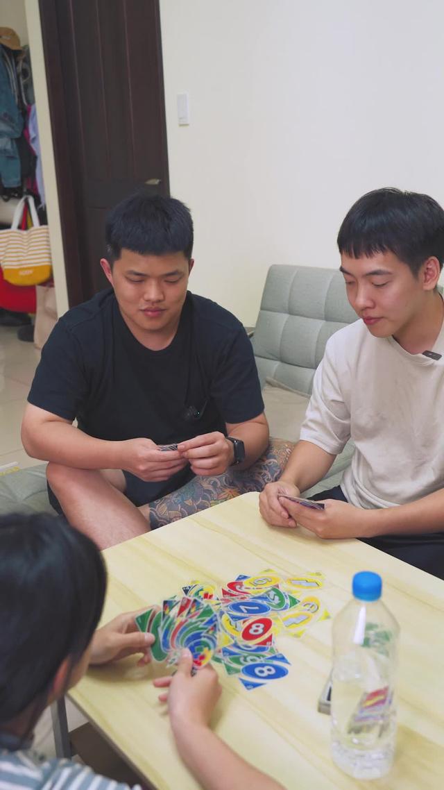 友情就是這樣不見的 #有特色的帥哥  #weplay #weplay變色牌