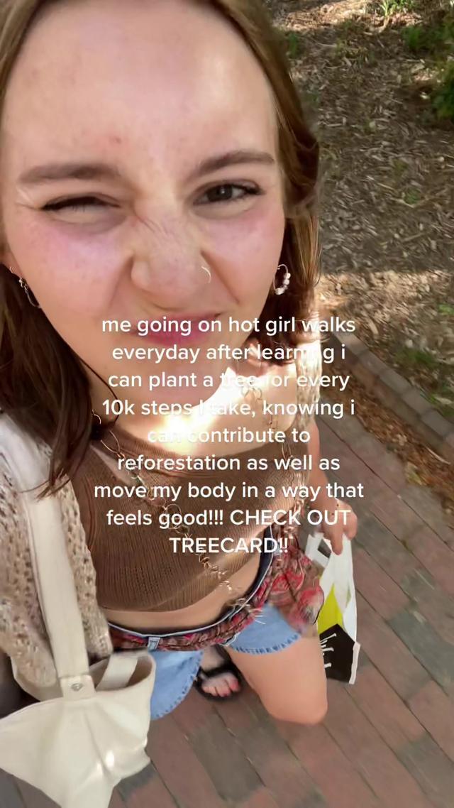 get outside and plant some trees with @treecard 🌿 #treecard #treecard10kchallenge #treecardpartner #10ksteps #hotgirlwalk #hgw #hgwootd #hotmomwalkoutfit #motivation #movementismedicine #movement 
