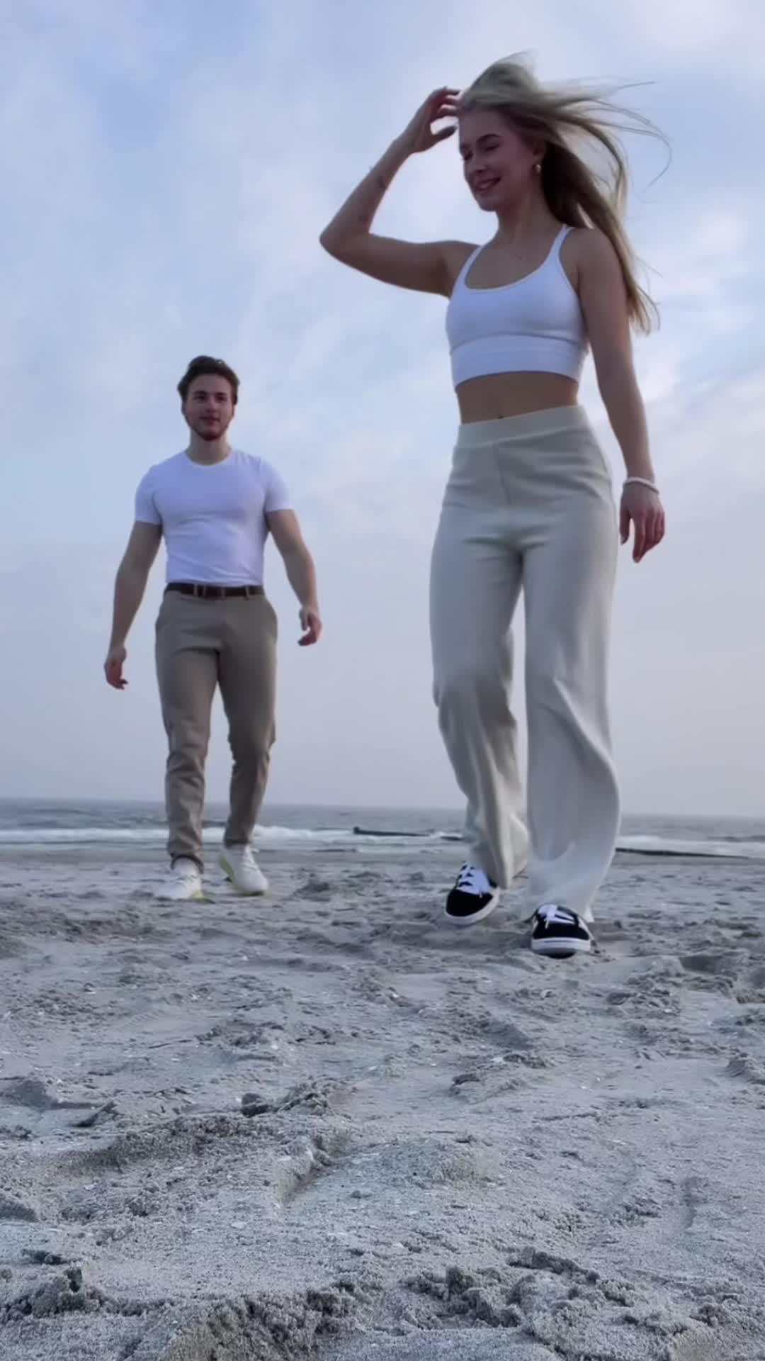 Date with singles on Duet.