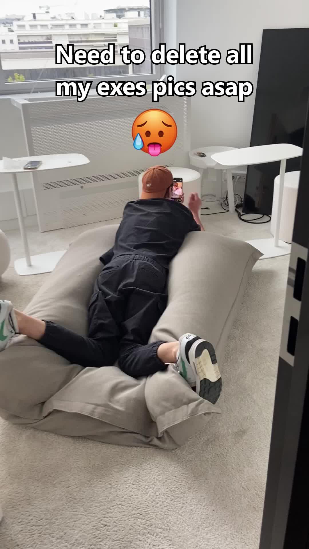 #fyp #swipewipe #cameraroll #springclean #phonehacks #camerarollswipe #iphonestorage