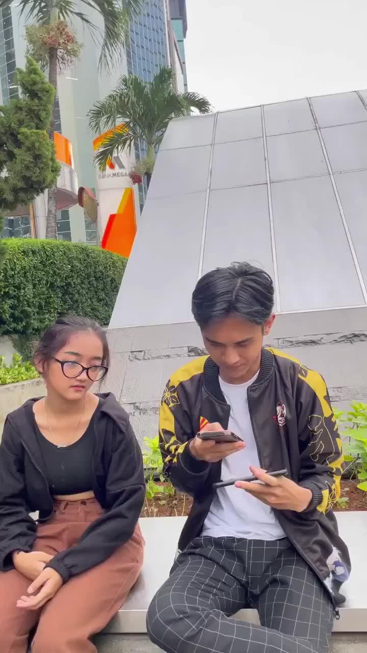 Nyanyikan lagu kesukaanmu dan bertemu kawan baru di StarMaker.