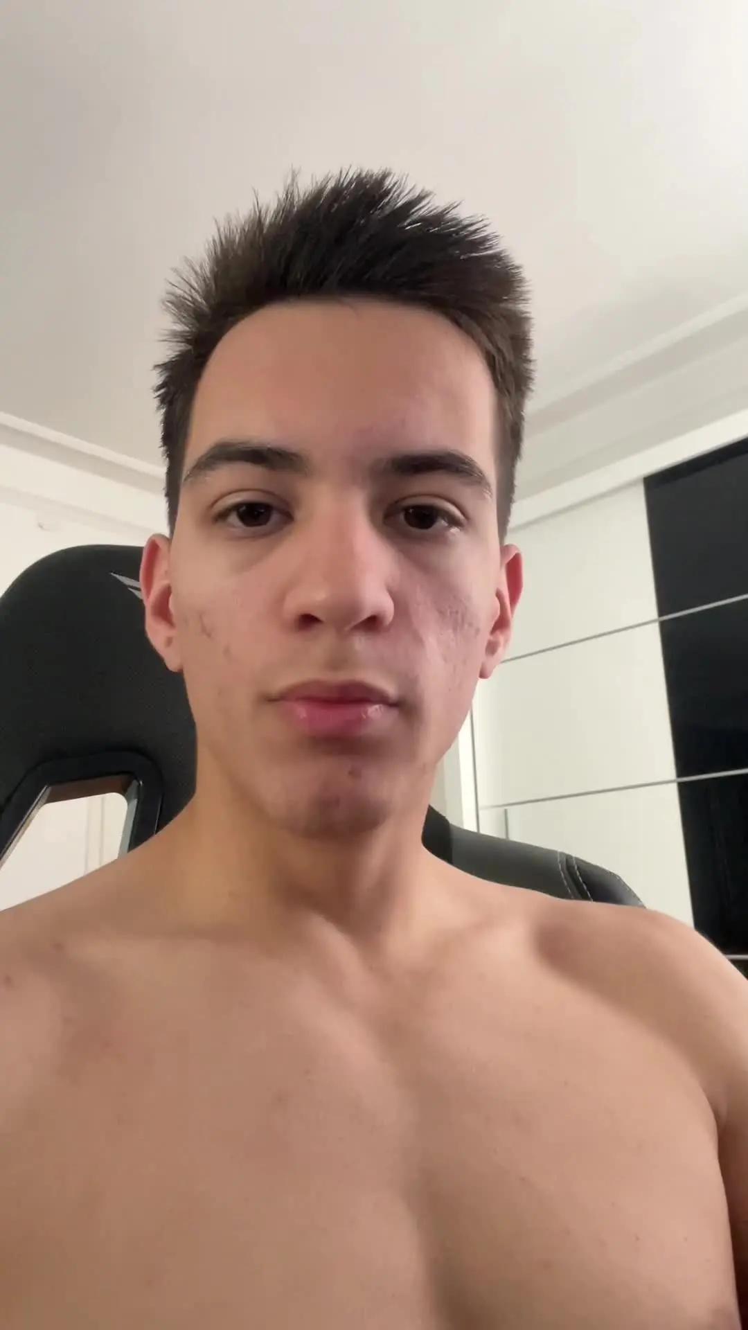 Bestie Stories Framed in Friendship