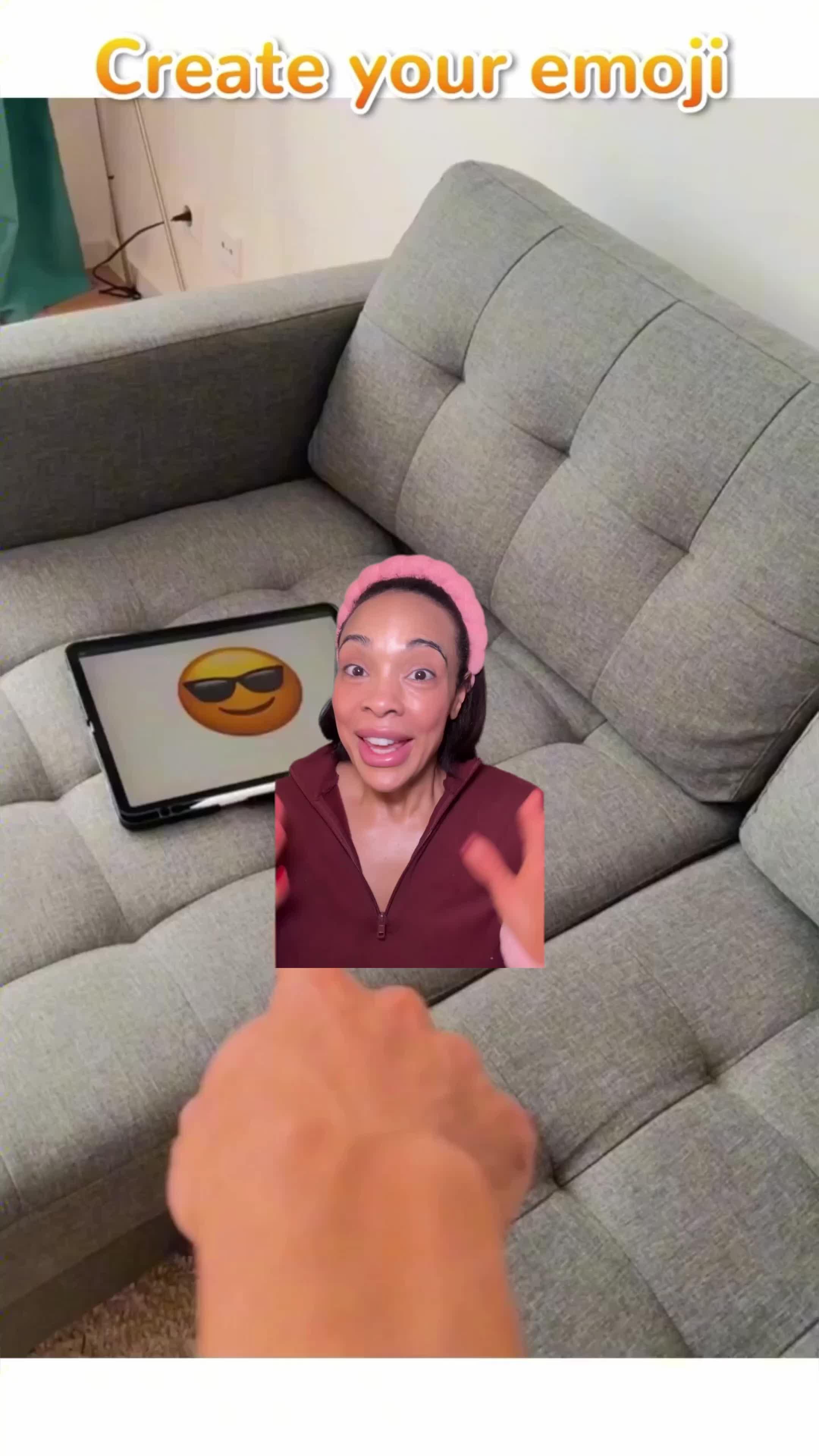 Come and make your emoji