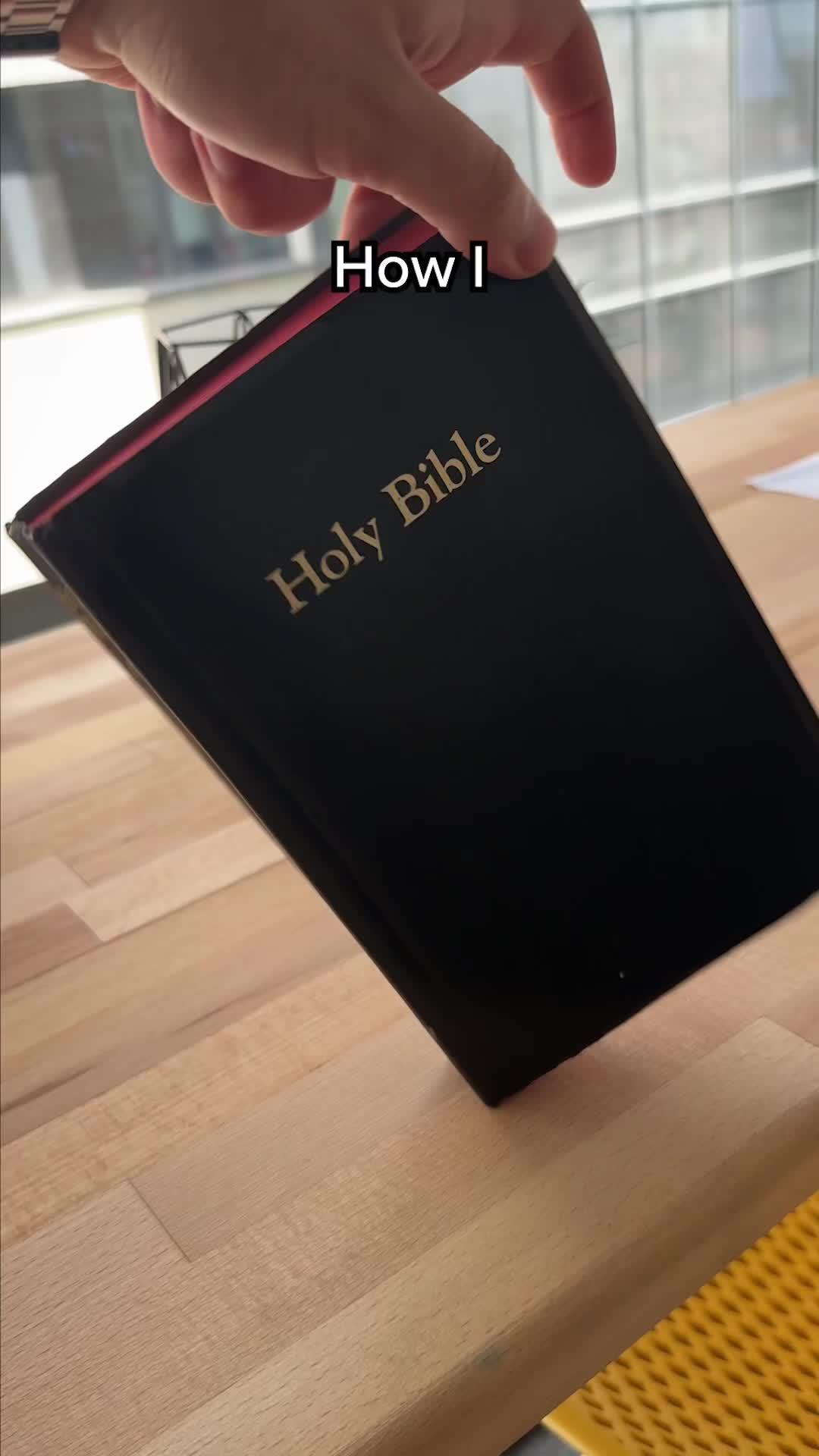 Invest in your faith with Bible Chat. Download and let yourself be guided for a deep connection with God.