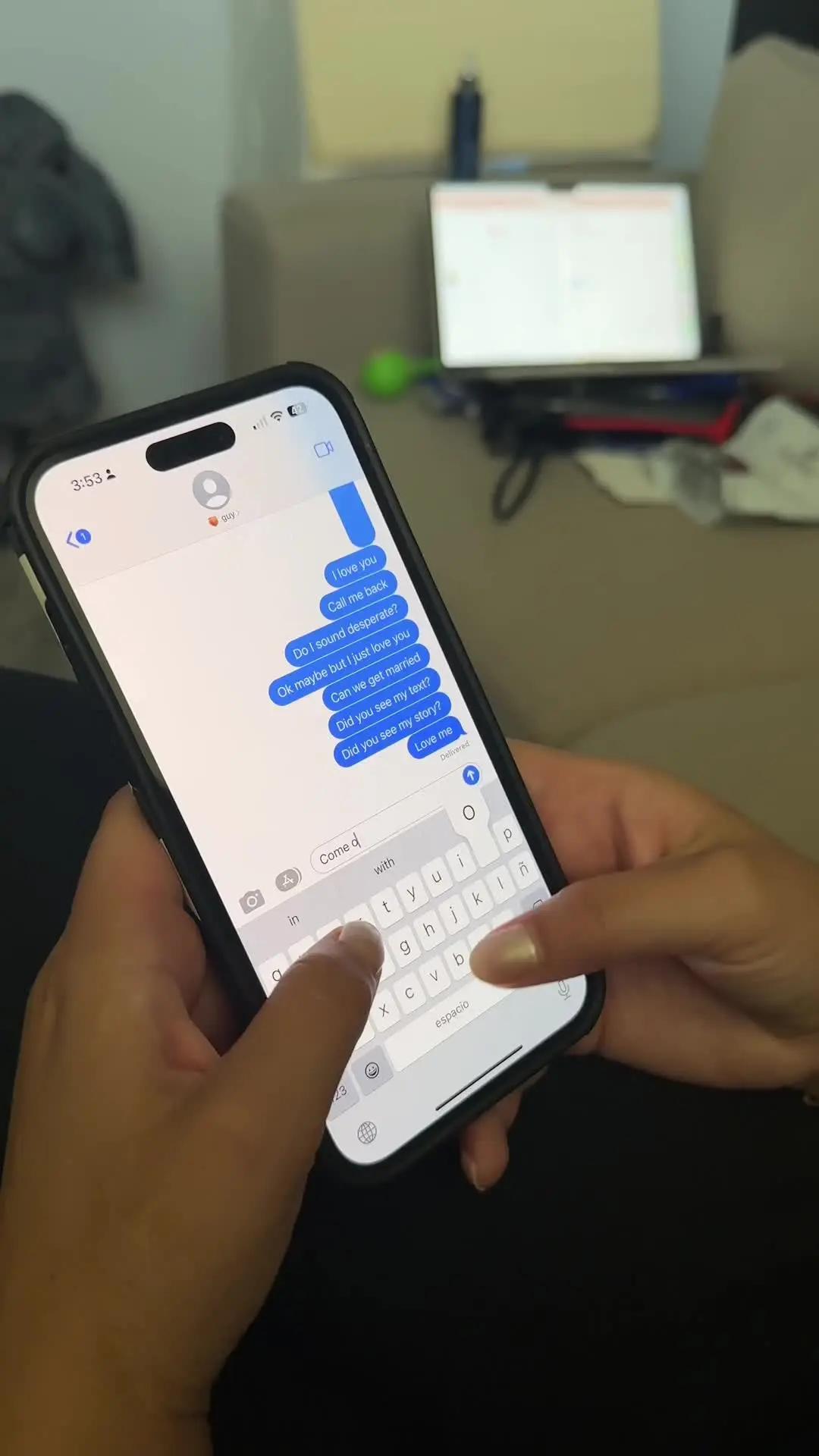 Have your besties directly on your Home Screen and never miss a message.