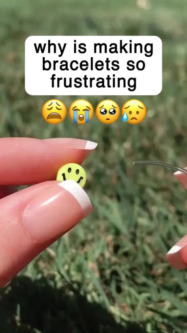 Create your virtual friendship bracelets and trade <3