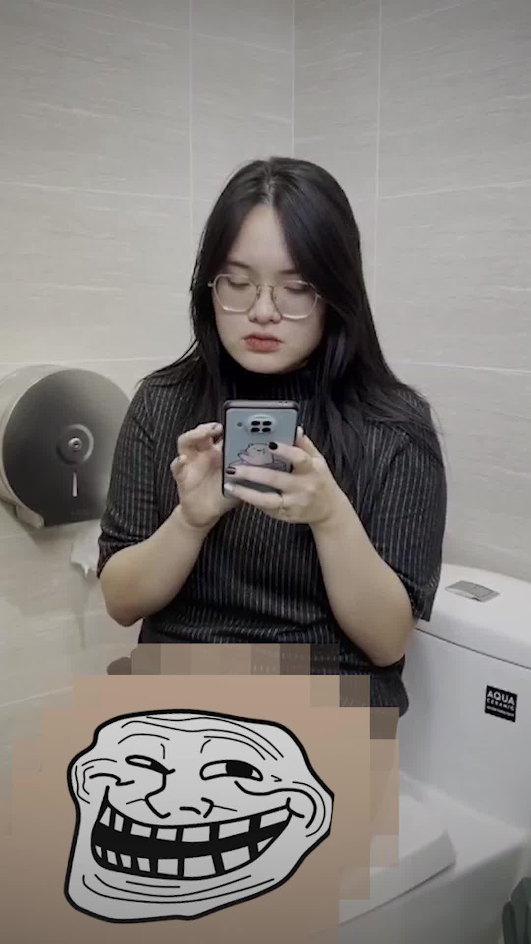 Enjoy 200+ realistic prank sounds to prank anyone