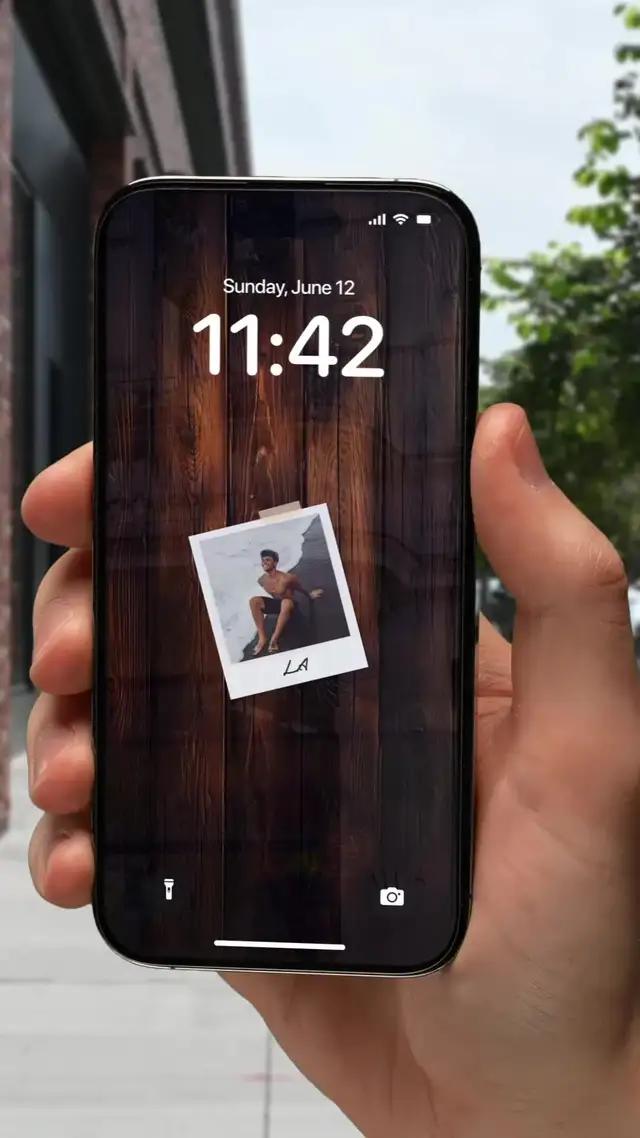 Retro Collage on Lockscreen! Try now!