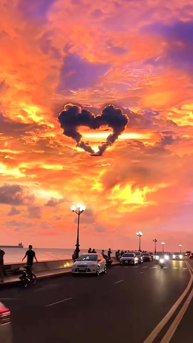 Aplikasi Cari Teman Paling Hits