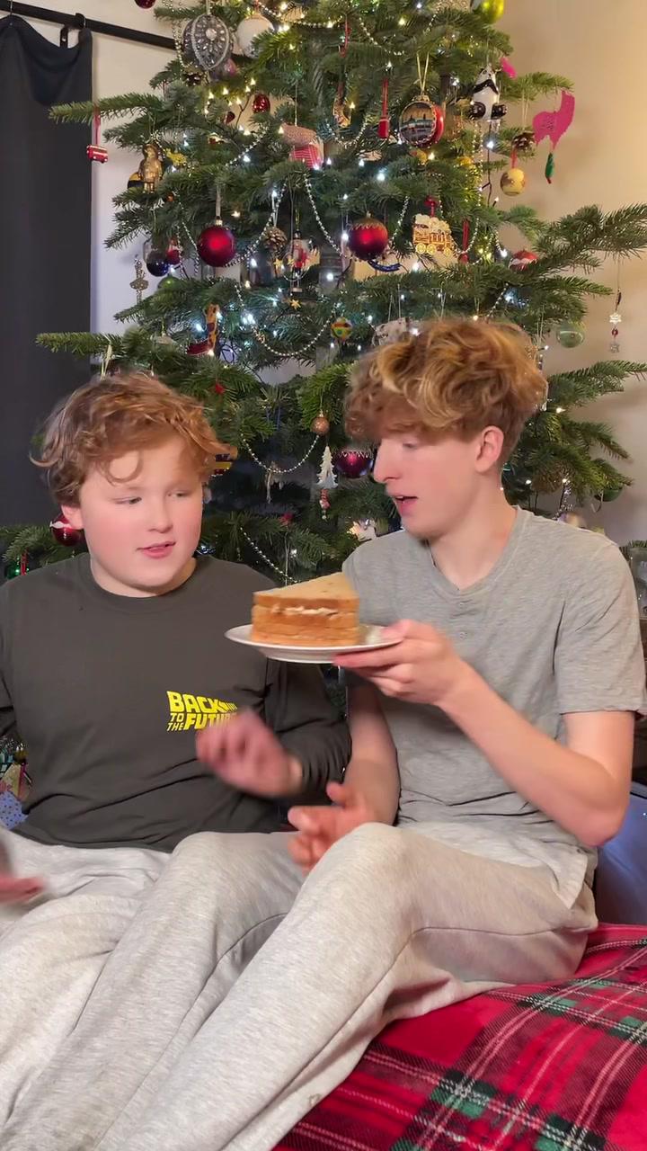 Share a meal this festive season with #sharethemeal app ❤️ #adinnertoshare #Christmas #fyp #grateful