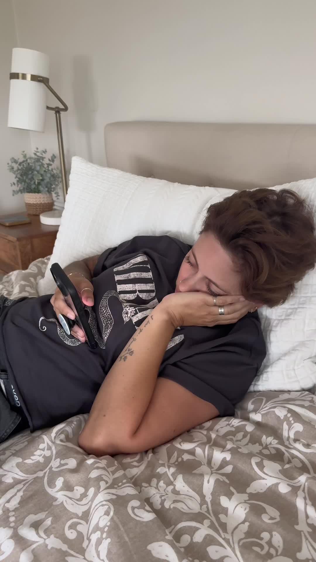 Spice up Your Squad Stories with Bestie Shot