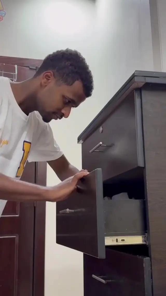 هل يوجد أحد للعب معا؟