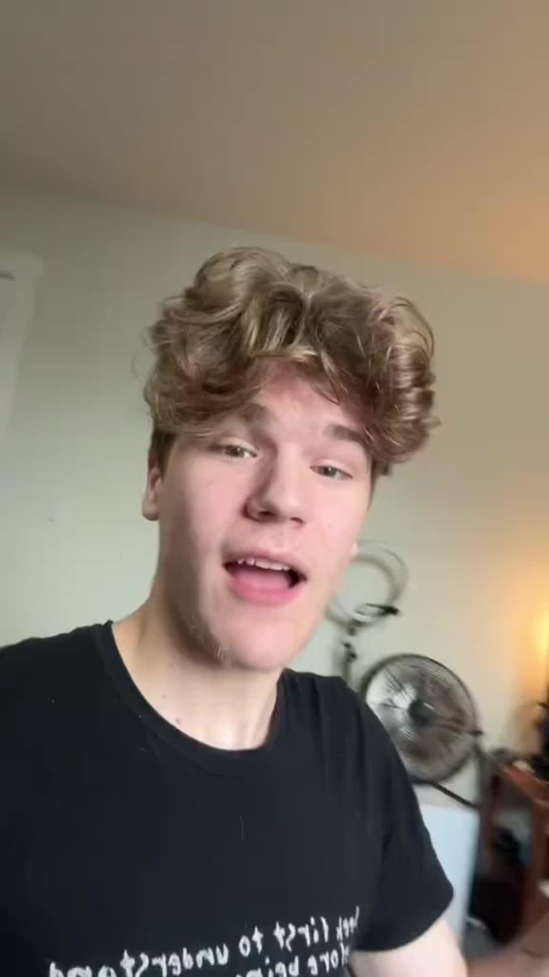 The last filter goes crazy 🥵 #vimage #photography #photoediting #magicsky #fyp