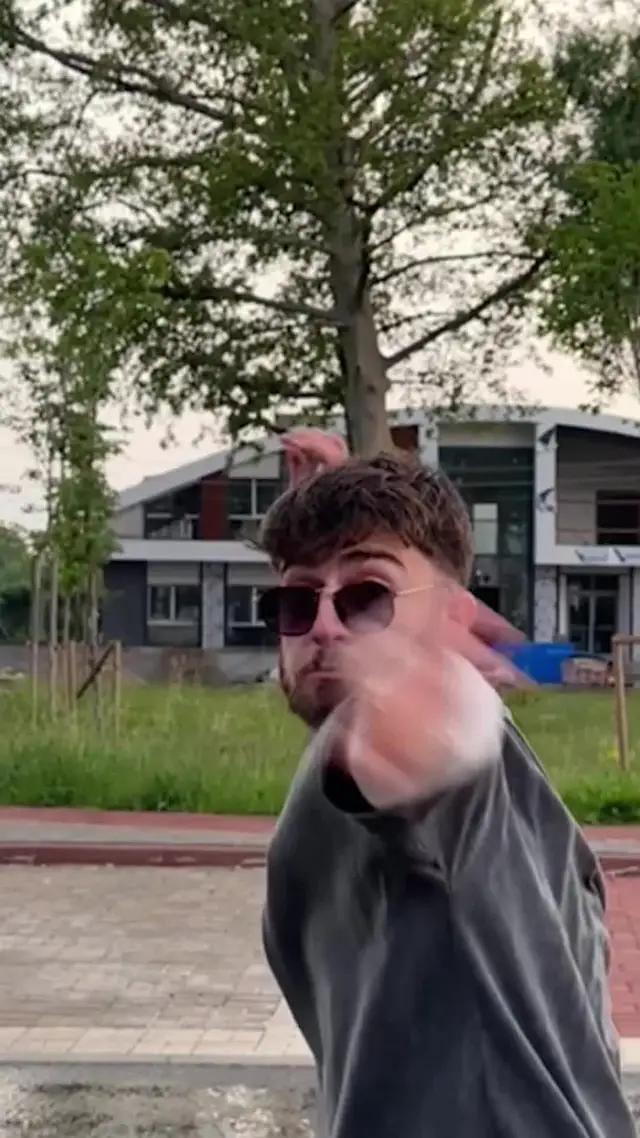 Bu büyülü dünyayı fethet ve onu yeni bir çağa taşı!