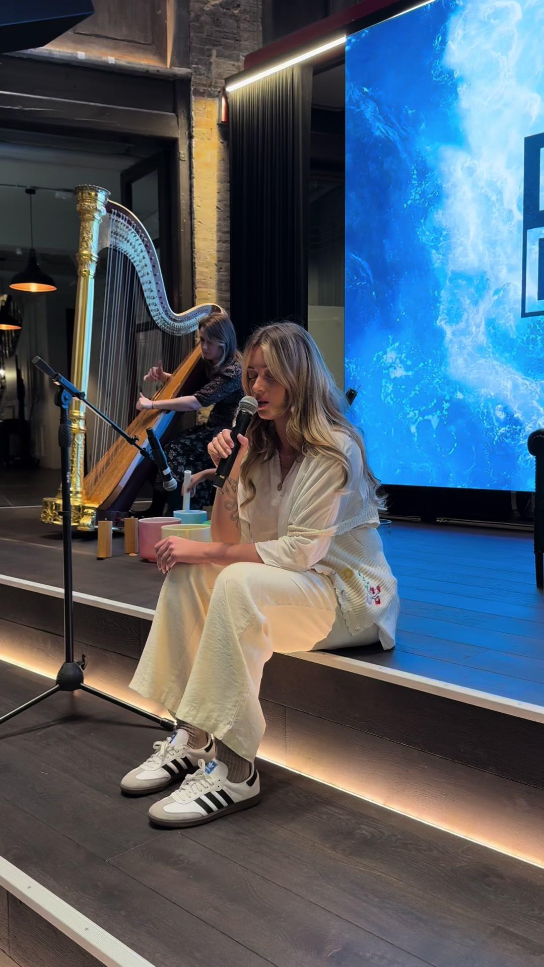 Founder Mindful Hacks | 01 🧘 💙 When you feel down and out, remember to surrender! 💙 Surrender the thoughts that bring you down, surrender the feelings. 💙 Our suffering comes from our clinging to the creations of our mind. ✨ This practice will help you suffer less mentally (download the app to experience where meditation meets music, link in bio📲)  #MindfulNation #Mindset #MentalHealthAwarenessMonth #Music #Meditation #Fitness #SelfCare #Classes #Vibe #mindfulness #selflove #thatgirl #routine 