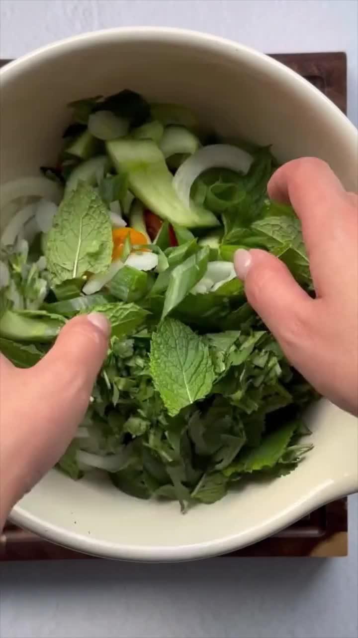 See result in 2 weeks! Use Eato to track your meals, hit your weight goals and stay motivated.